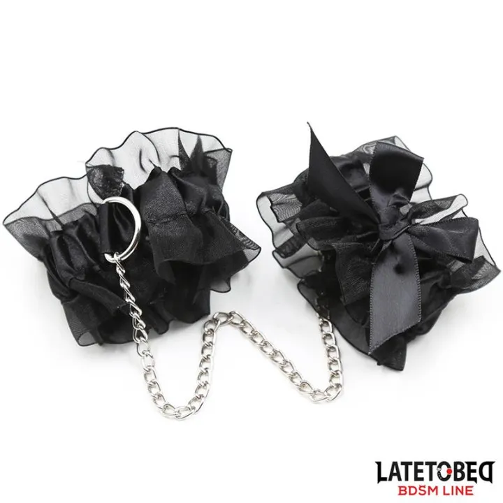 Set de 3 Piezas de Bondage Antifaz, Esposas y Pezoneras de Latetobed Bdsm Line