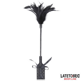 Multi Feathers Tickler and Lace Ribbon Paddle Comb de Latetobed Bdsm Line | VibraZon