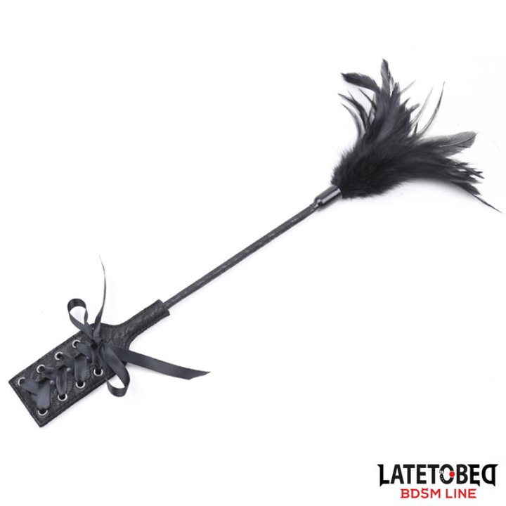 Multi Feathers Tickler and Lace Ribbon Paddle Comb de Latetobed Bdsm Line | VibraZon
