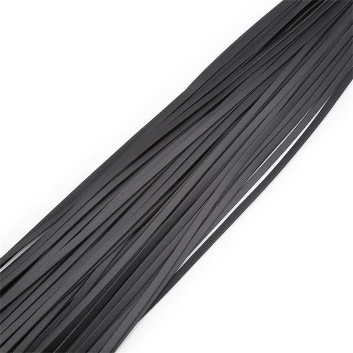 Flogger con Colas de Cordel 70 cm de Latetobed Bdsm Line | VibraZon