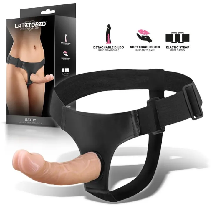 Nathy Arnés con Dildo Desmontable de Harness Collection Latetobed