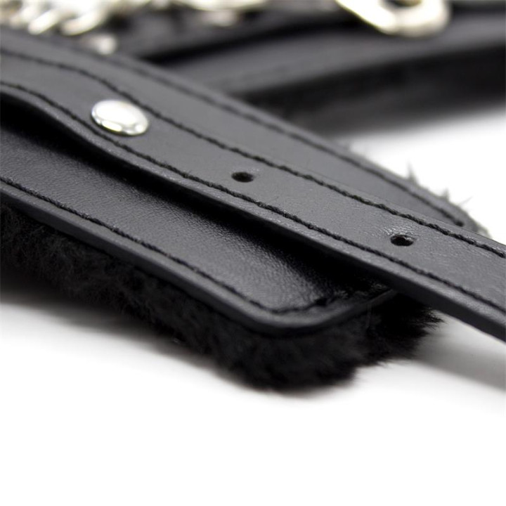 Esposas para Tobillos con Interior Acolchado 35 cm Negro de Latetobed Bdsm Line | VibraZon