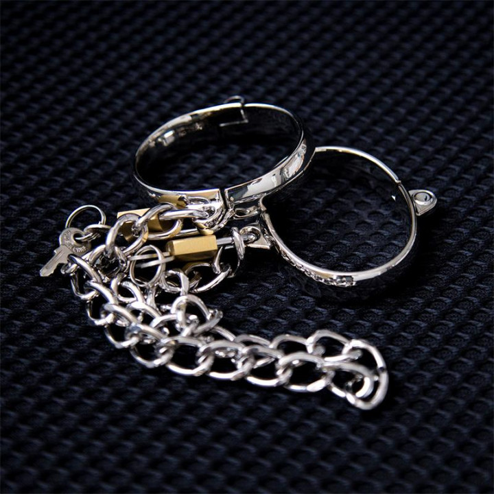 Esposas de Metal Mujer 5,5 cm de Latetobed Bdsm Line | VibraZon