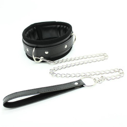 Collar con Correa de Metal e Interior Acolchado Negro de Latetobed Bdsm Line | VibraZon