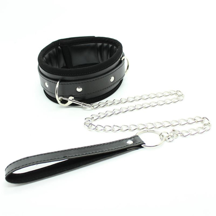 Collar con Correa de Metal e Interior Acolchado Negro de Latetobed Bdsm Line | VibraZon