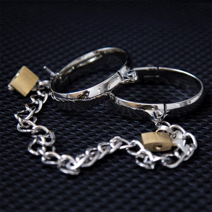 Esposas de Metal Hombre 7 cm de Latetobed Bdsm Line | VibraZon
