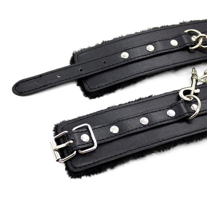 Esposas con Forro Interior Ajustables 30 cm Negro de Latetobed Bdsm Line | VibraZon