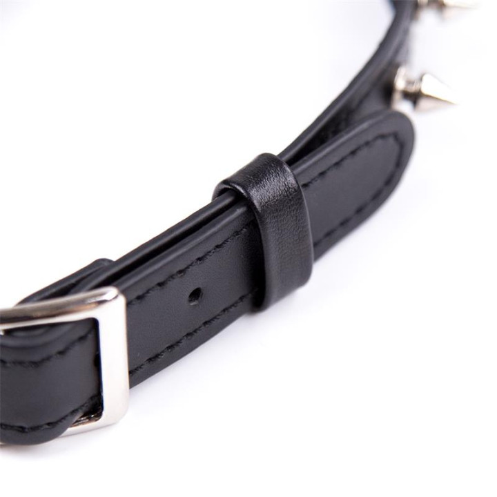 Collar con Pinchos Ajustable 43 cm Negro de Latetobed Bdsm Line | VibraZon