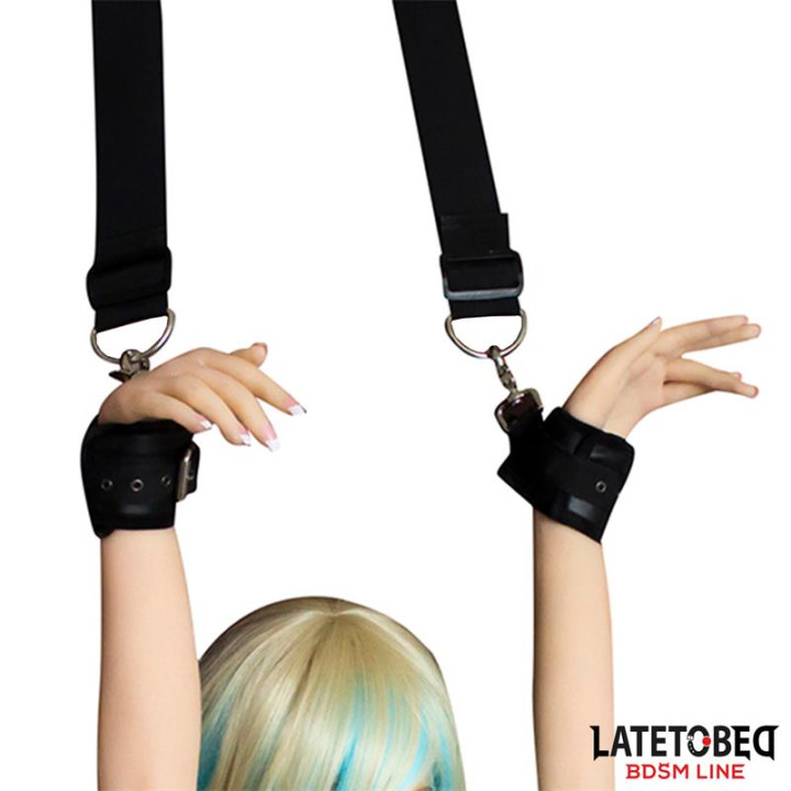 Restricciones para Puerta con Esposas Adjustables y Desmontables de Latetobed Bdsm Line | VibraZon