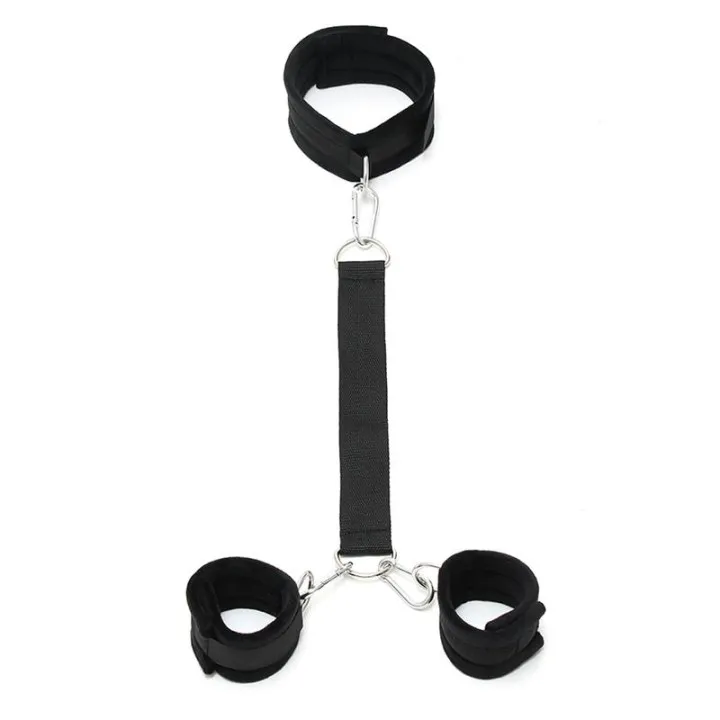 Collar con Esposas Ajustables Negro de Bondage Play