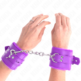 KINK - MUÑEQUERAS FORRADAS CON AGUJEROS CUADRADOS VIOLETA Y CORREA VIOLETA AJUSTABLE 17-29 CM X 6 CM | VibraZon