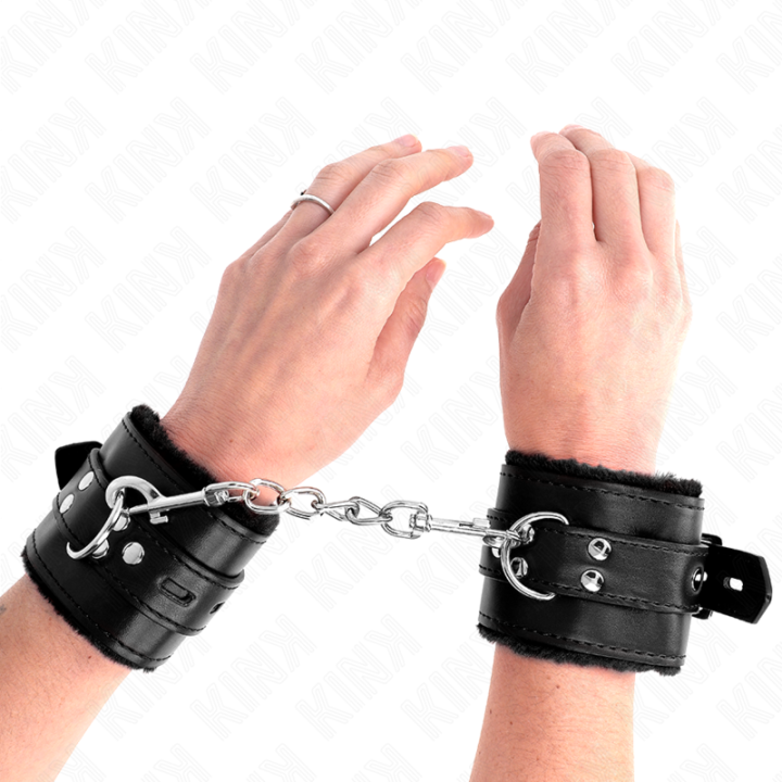 KINK - MUÑEQUERAS FORRADAS CON AGUJEROS CUADRADOS NEGRO Y CORREA NEGRO AJUSTABLE 17-29 CM X 6 CM | VibraZon