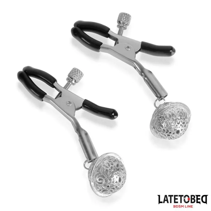 Pinzas para Pezones con Cascabel Plateado y Negro de Latetobed Bdsm Line