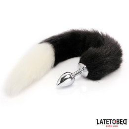 Plug Anal con Cola Blanco y Negro 40 cm de Latetobed Bdsm Line | VibraZon