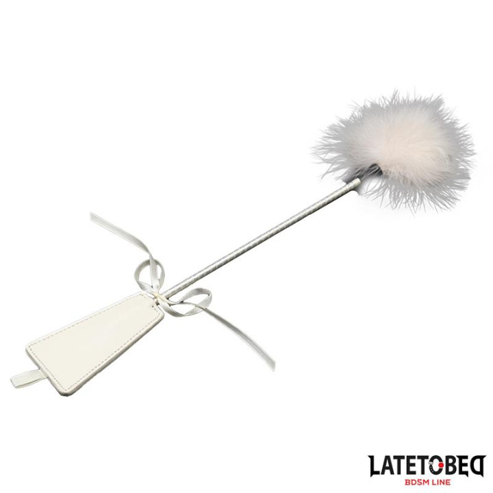 Plumero con Fusta Blanco de Latetobed Bdsm Line | VibraZon