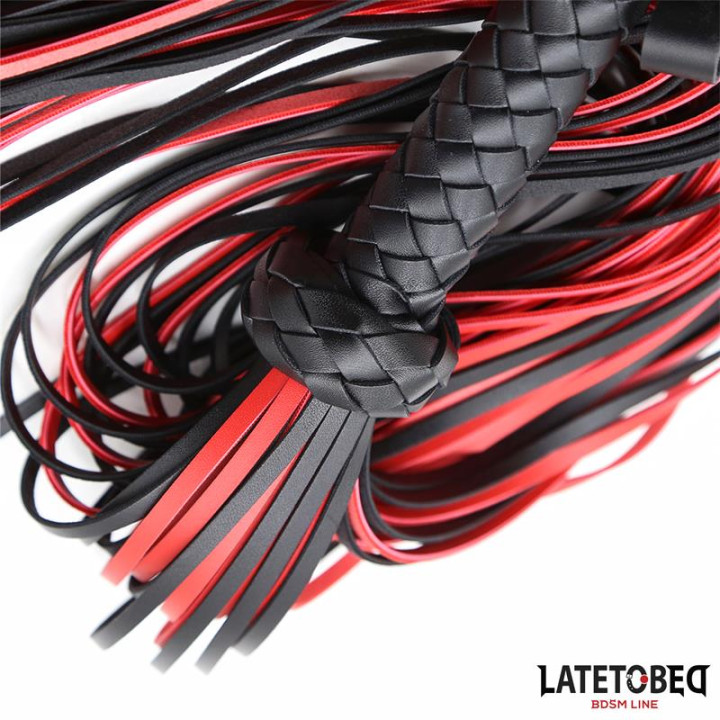 Flogger 65cm Negro y Rojo de Latetobed Bdsm Line | VibraZon