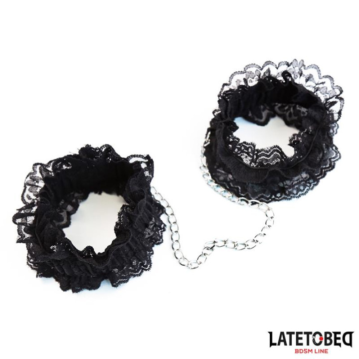 Esposas para Pies de Encaje Elástico Negro de Latetobed Bdsm Line | VibraZon