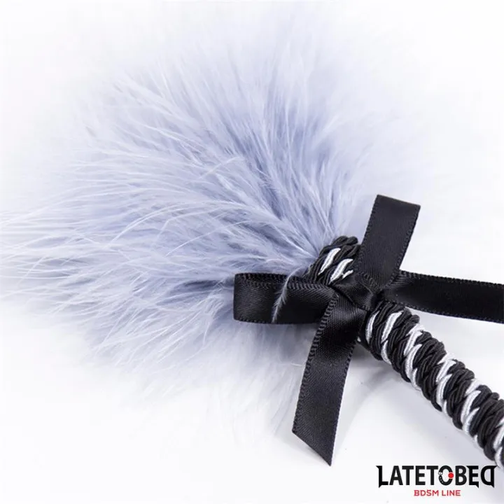 Plumero con Lazo Gris y Negro 25cm de Latetobed Bdsm Line